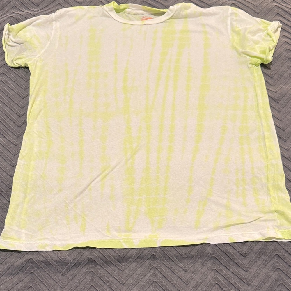 Colsie Oversized T-Shirt in Lime Green Tie-Dye